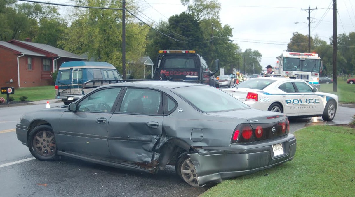 Accident causes minor delays in Farmville Farmville Farmville