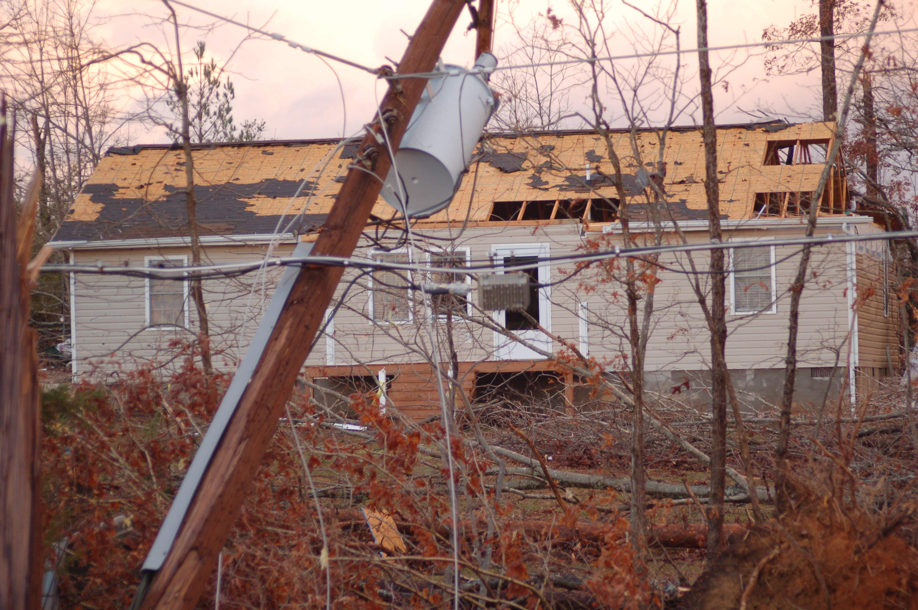 Tornado kills one, injures seven at Evergreen Farmville Farmville