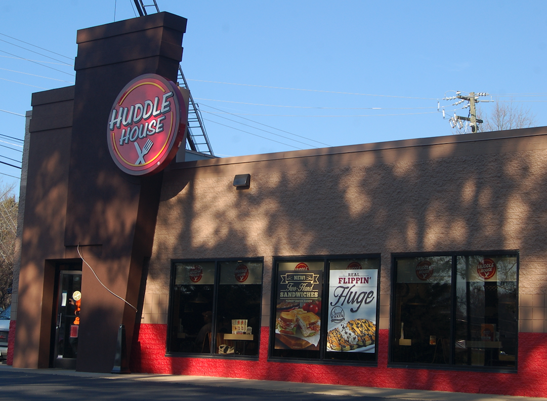 Huddle House reopens - Farmville | Farmville