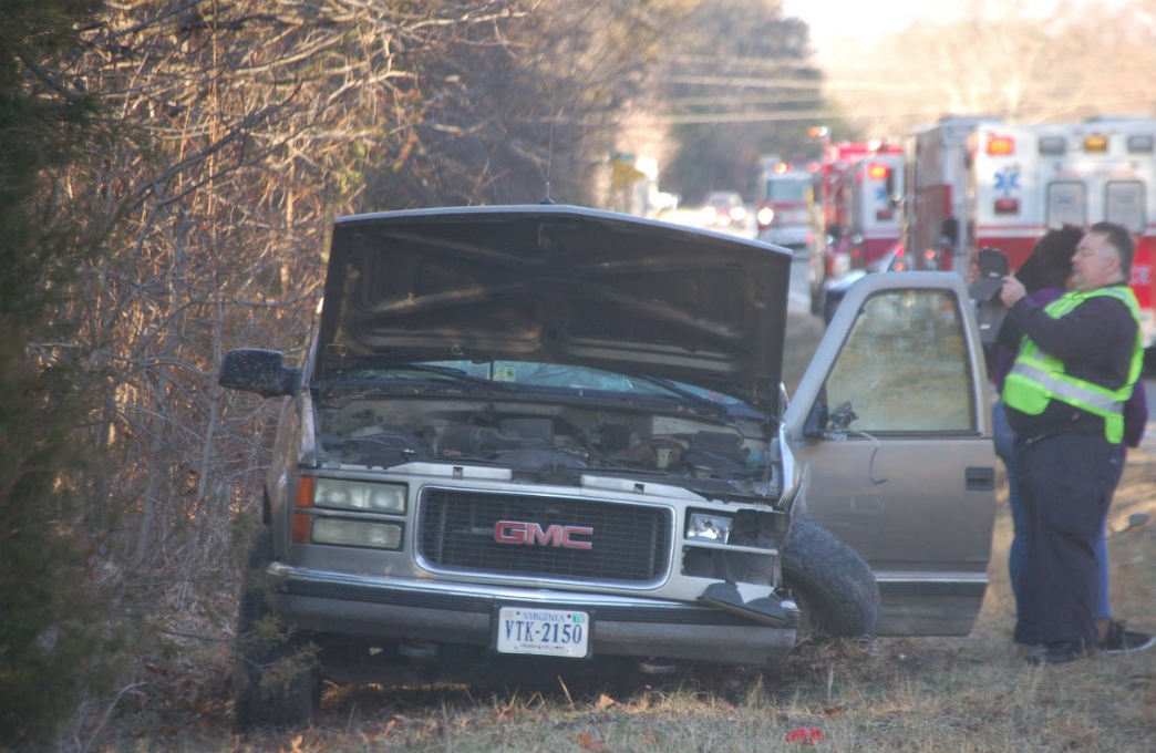 Twocar accident leads to closed lane Farmville Farmville
